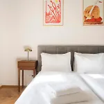Visit Oomph * Praha