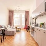 Visit Oomph Praha