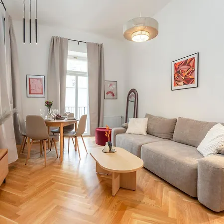 Visit Oomph Apartamento