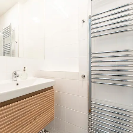 Visit Oomph Apartamento
