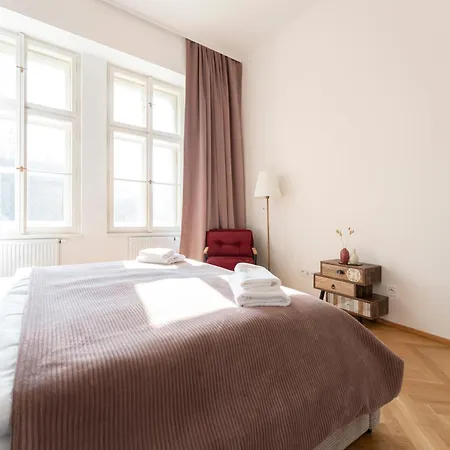 Visit Oomph Praga