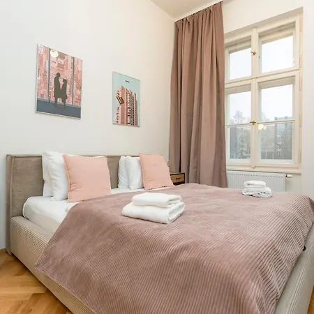 Visit Oomph プラハ