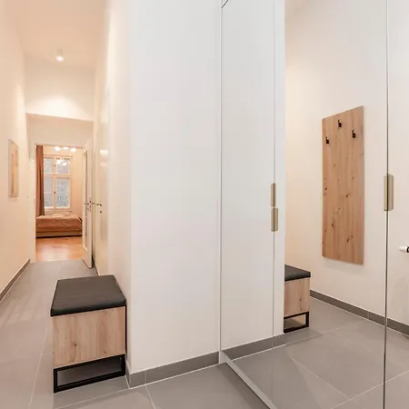 Visit Oomph Appartement *