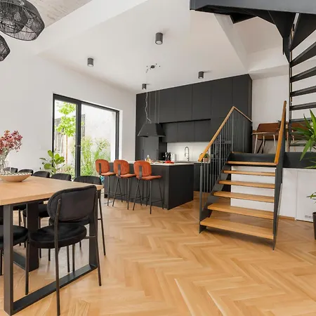 Apartment Visit Oomph Prag