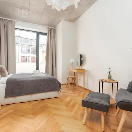 Visit Oomph * Prag