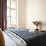 Visit Oomph Prague