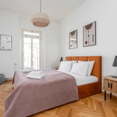 Visit Oomph Lejlighed Prag