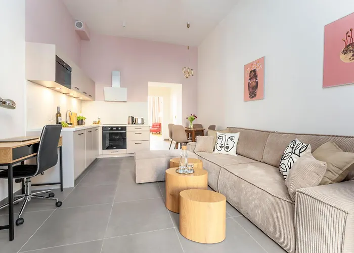 Visit Oomph Daire *